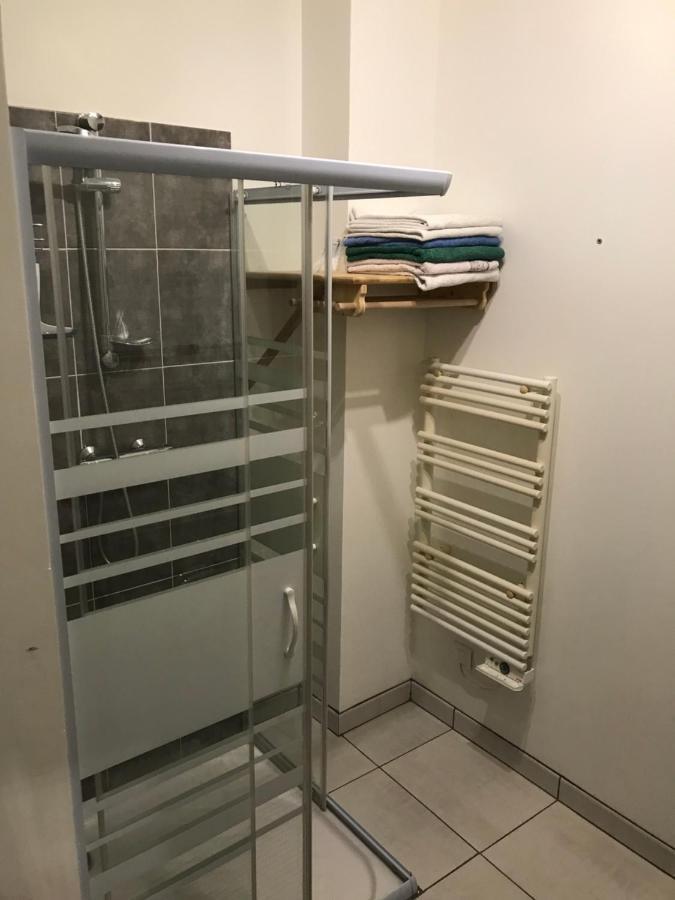 Le Pragmatique Apartment กิลเลสตร์ ภายนอก รูปภาพ