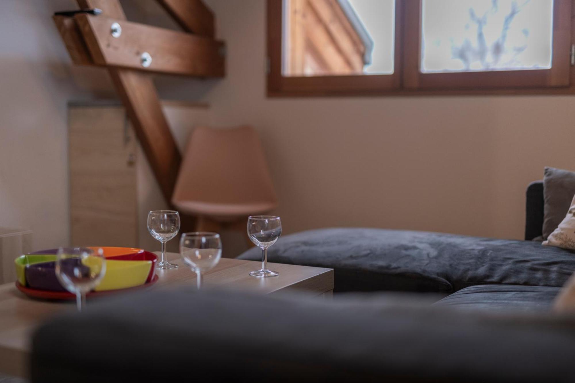 Le Pragmatique Apartment กิลเลสตร์ ภายนอก รูปภาพ