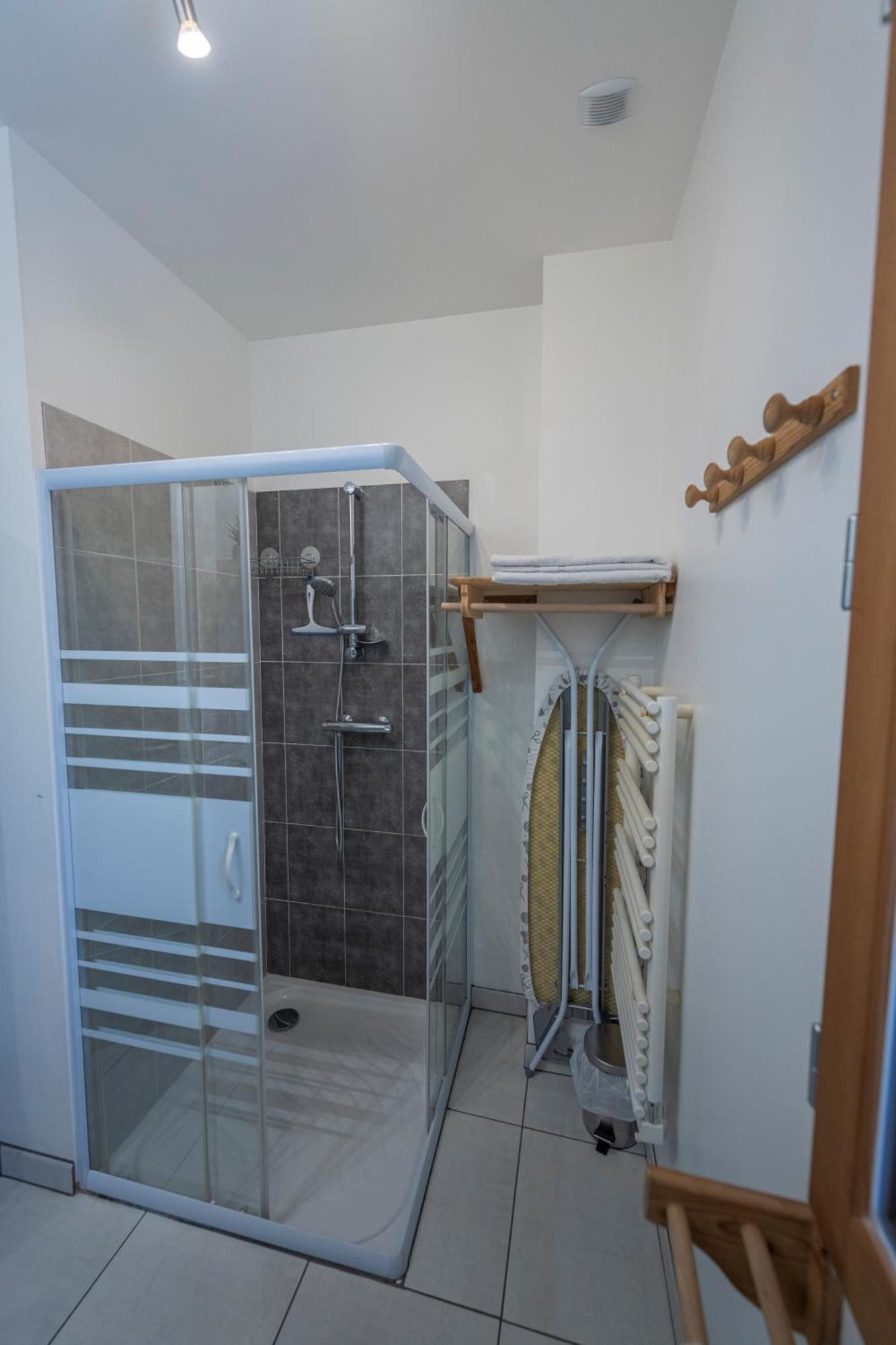 Le Pragmatique Apartment กิลเลสตร์ ภายนอก รูปภาพ