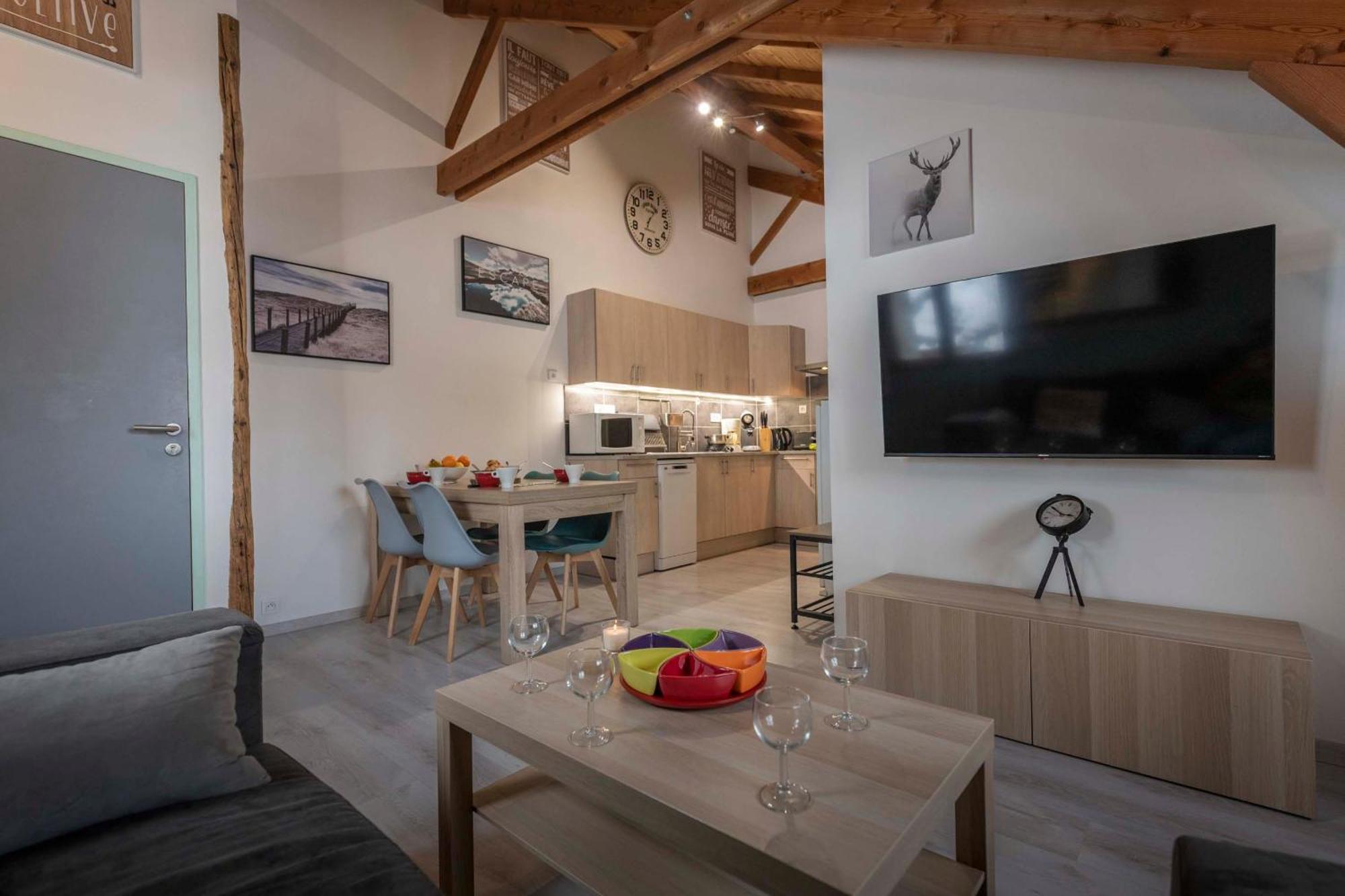 Le Pragmatique Apartment กิลเลสตร์ ภายนอก รูปภาพ